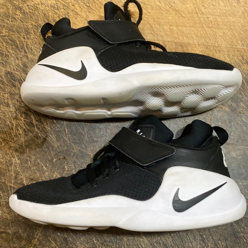 Nike Kwazi Black and White